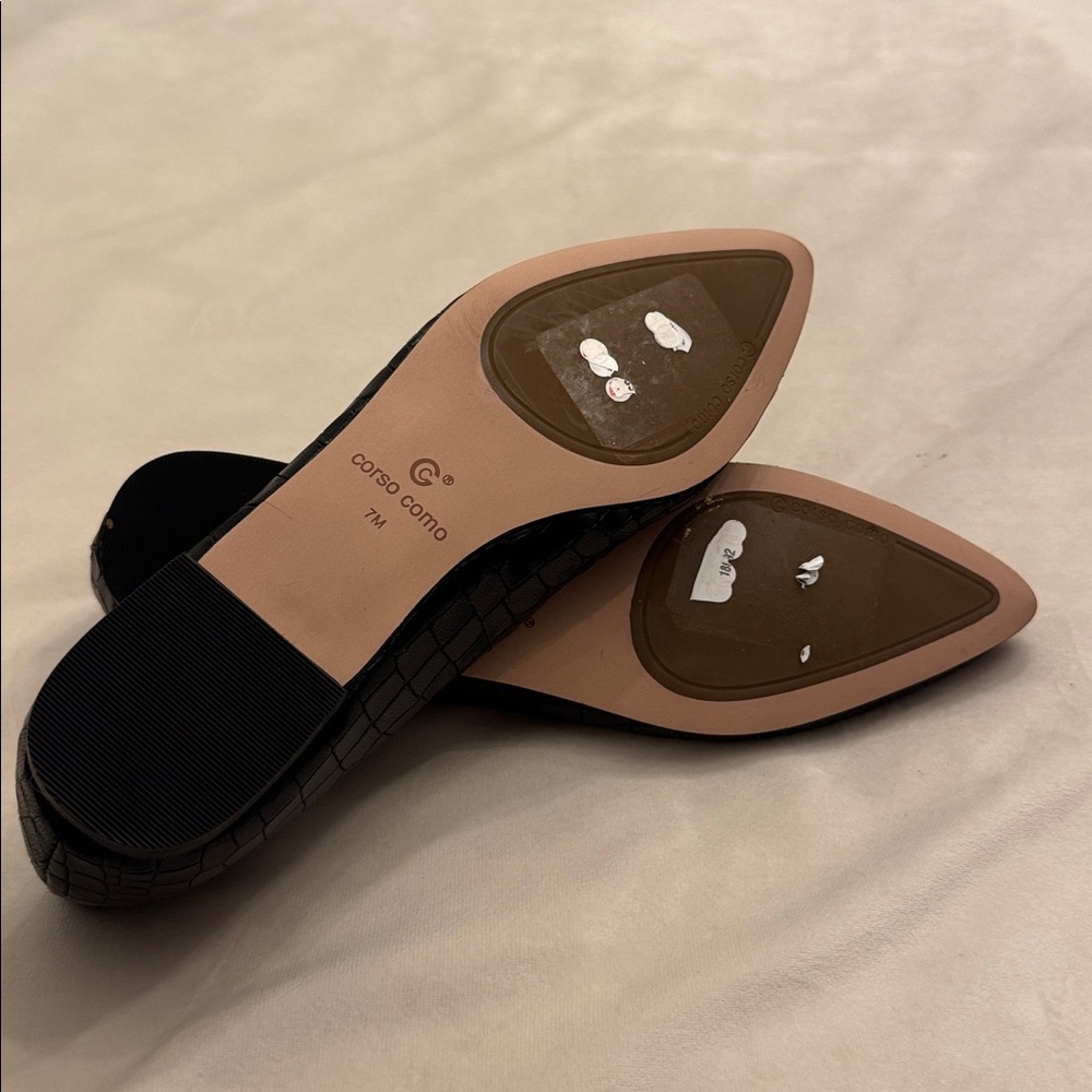 NWOT/B Corso Como Jullia Croc Embossed Black Flats, sz 7 - Picture 4 of 7